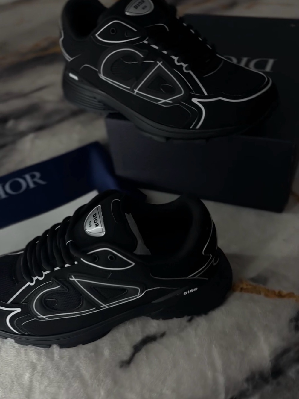 Men’s Black Low-Top Sneakers